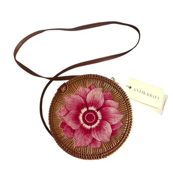 Womens Handbag Round Floral Spring NWT Boho Straw - Picture 1 of 7
